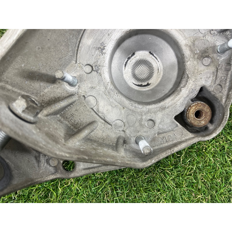 Кронштейн опоры амортизатора (подвеска) AUDI Q7 4L 2007 3.6 7L0412391D