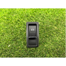 Кнопка стояночного тормоза