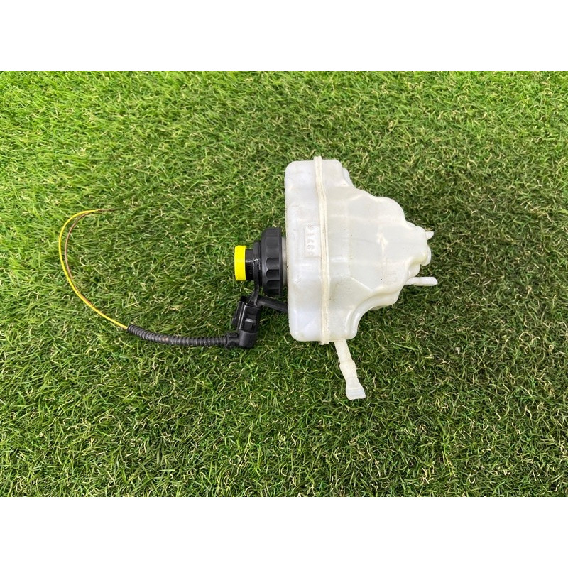 Бачок тормозной жидкости (тормозная система) AUDI Q7 4L 2014 3.0 TFSi CTWB 7L8611303