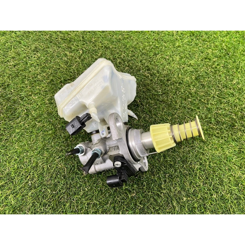 Главный тормозной цилиндр (тормозная система) AUDI Q7 4M 2017 3.0 TFSi CREC 4M0611021A