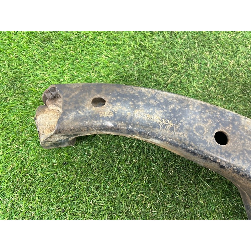 Рычаг подвески (подвеска) Volkswagen Amarok 2H 2012 2.0 tdi 2H0407151A