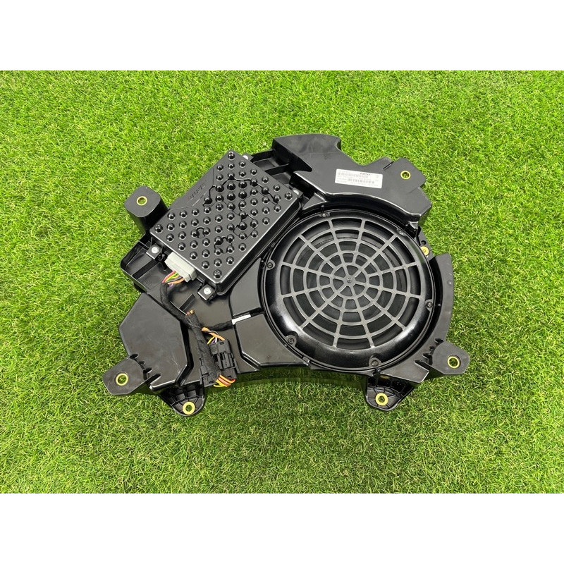 Сабвуфер (електрика) PORSCHE CAYENNE 958 2013 3.6 95864501000