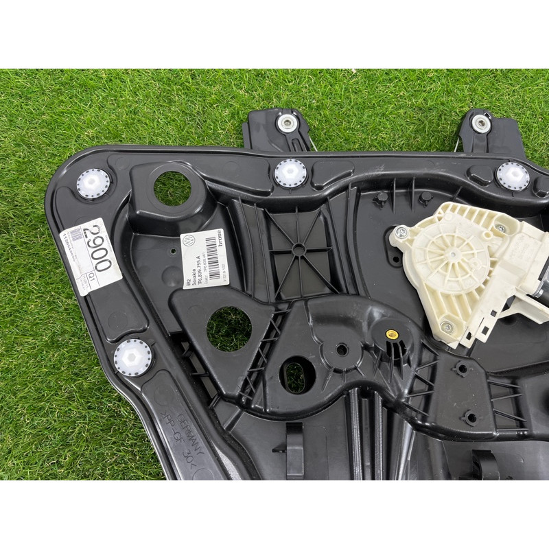 Механизм стеклоподъемника с мотором (кузов и элементы) Volkswagen Touareg NF 2012 3.0 7P6839461A