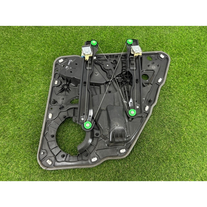 Механизм стеклоподъемника с мотором (кузов и элементы) Volkswagen Touareg NF 2012 3.0 7P6839461A