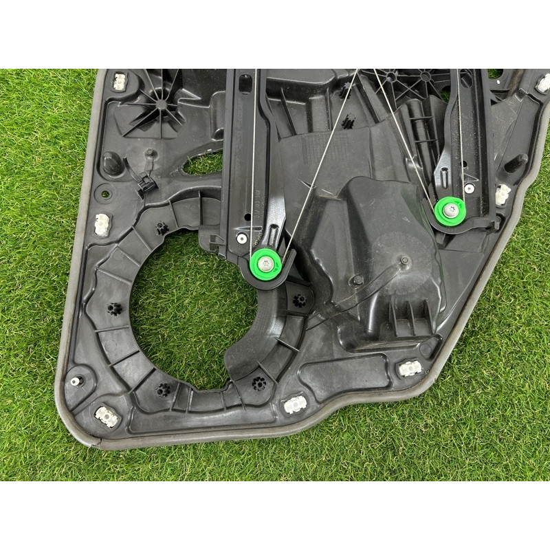 Механизм стеклоподъемника с мотором (кузов и элементы) Volkswagen Touareg NF 2012 3.0 7P6839461A