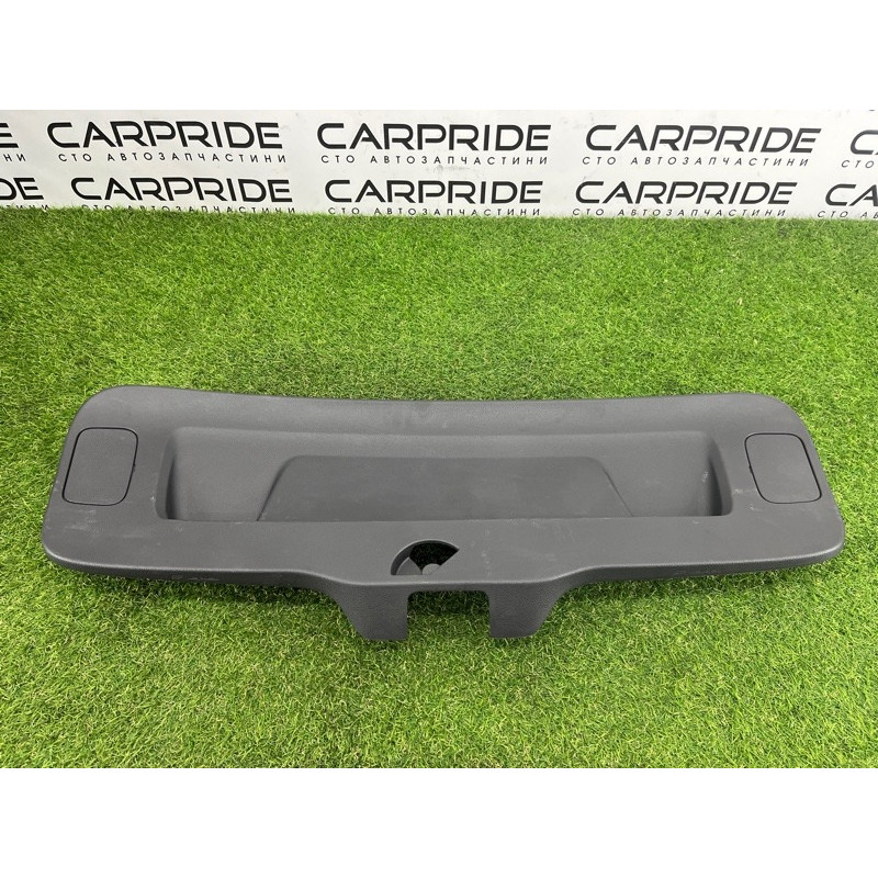Обшивка крышки багажника (салон) Volkswagen Passat B7 2016 1.8 561867605D82V