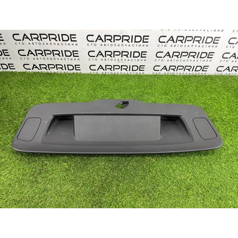 Обшивка крышки багажника (салон) Volkswagen Passat B7 2016 1.8 561867605D82V
