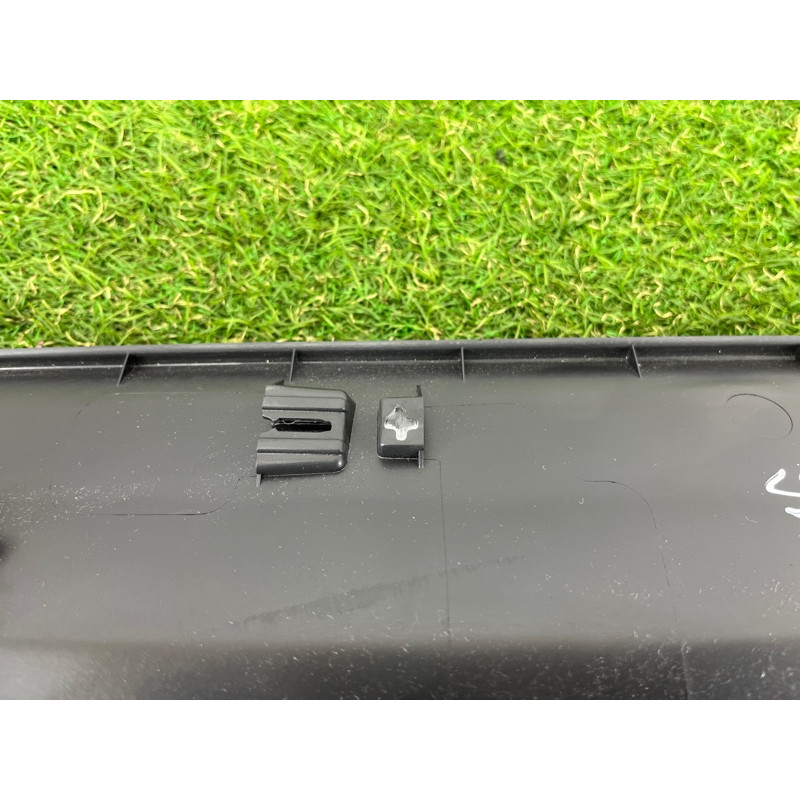 Обшивка крышки багажника (салон) Volkswagen Passat B7 2016 1.8 561867605D82V
