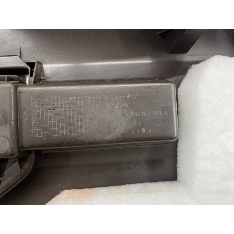Обшивка крышки багажника (салон) Volkswagen Touareg NF 2012 3.0 7P6867601B3G4