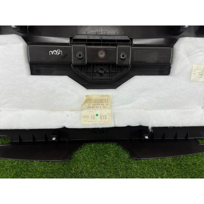 Обшивка крышки багажника (салон) Volkswagen Touareg NF 2011 3.6 7P68676013G4