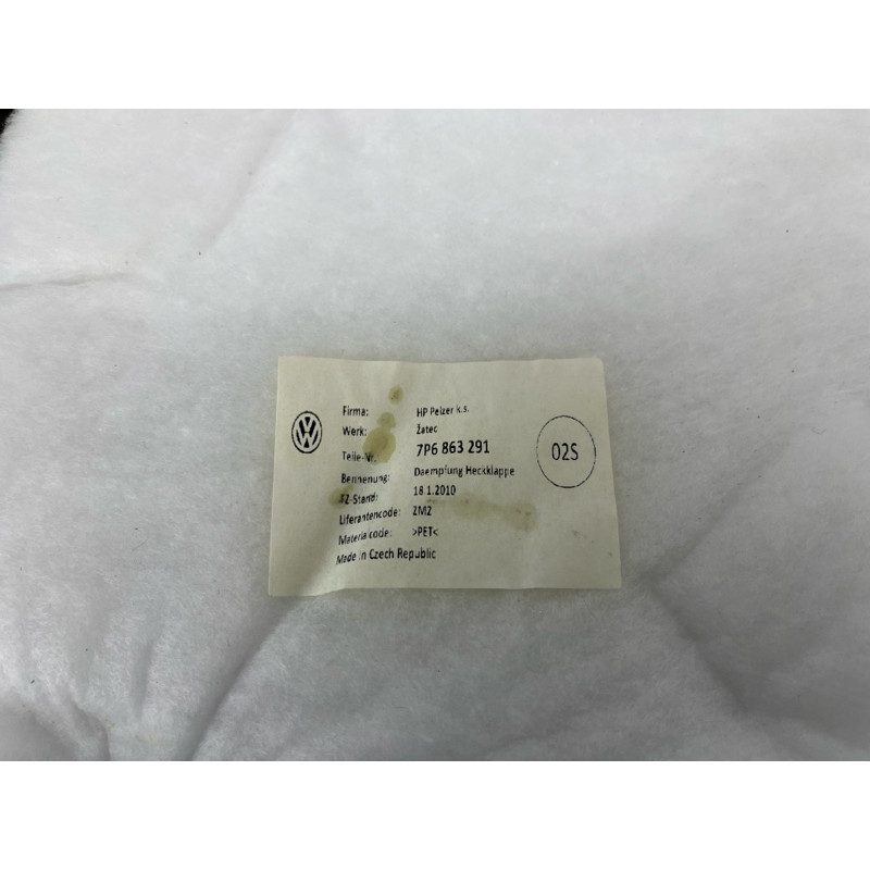 Обшивка крышки багажника (салон) Volkswagen Touareg NF 2011 3.6 7P68676013G4
