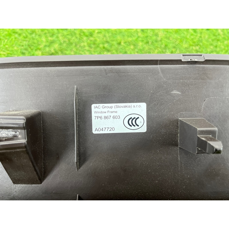 Обшивка крышки багажника (салон) Volkswagen Touareg NF 2012 3.6 7P68676033G4