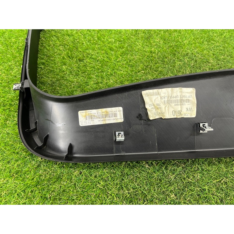 Обшивка крышки багажника (салон) Jeep Grand Cherokee WK2 2016 3.6 1XW82DX9AB