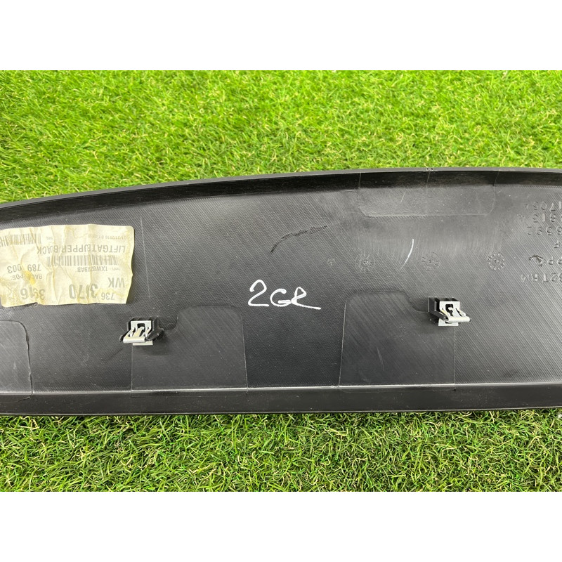 Обшивка крышки багажника (салон) Jeep Grand Cherokee WK2 2016 3.6 1XW82DX9AB