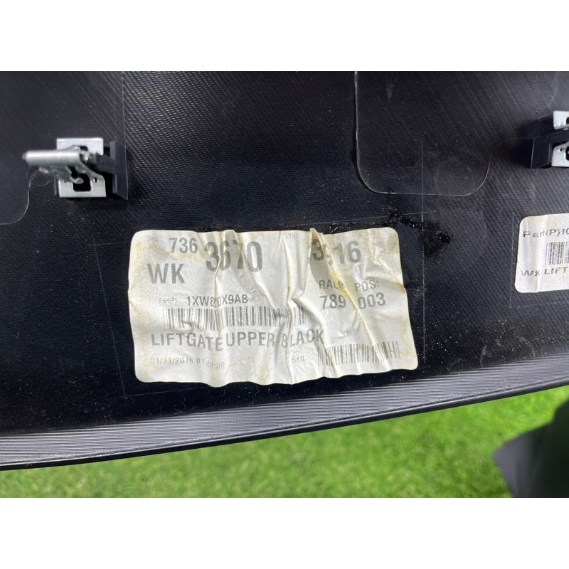 Обшивка крышки багажника (салон) Jeep Grand Cherokee WK2 2016 3.6 1XW82DX9AB