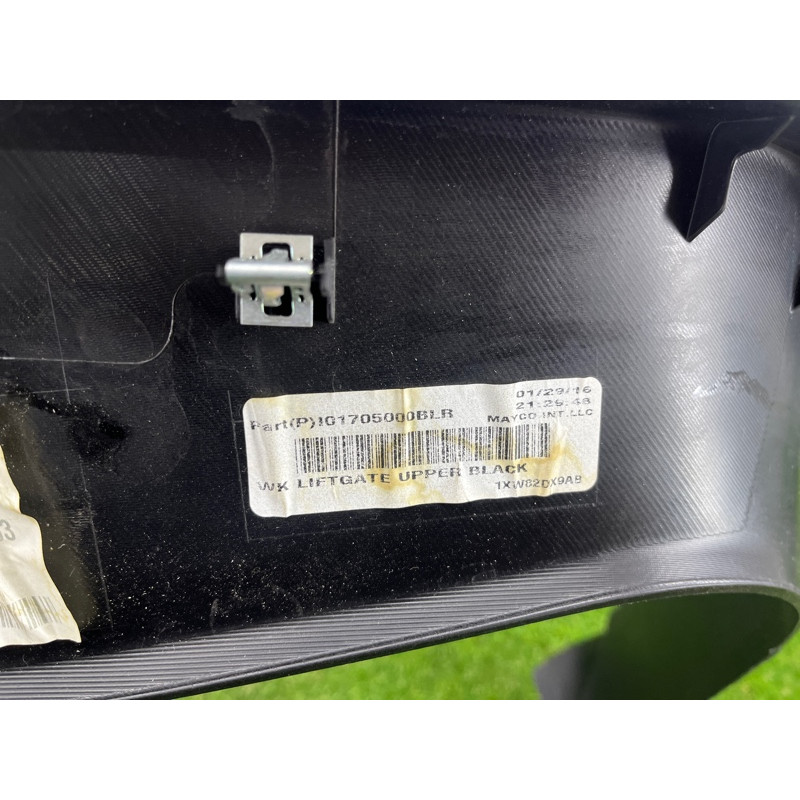 Обшивка крышки багажника (салон) Jeep Grand Cherokee WK2 2016 3.6 1XW82DX9AB