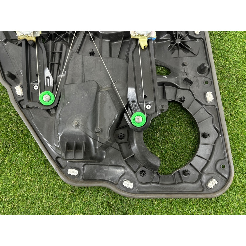 Механизм стеклоподъемника с мотором (кузов и элементы) Volkswagen Touareg NF 2012 3.0 7P6839462A