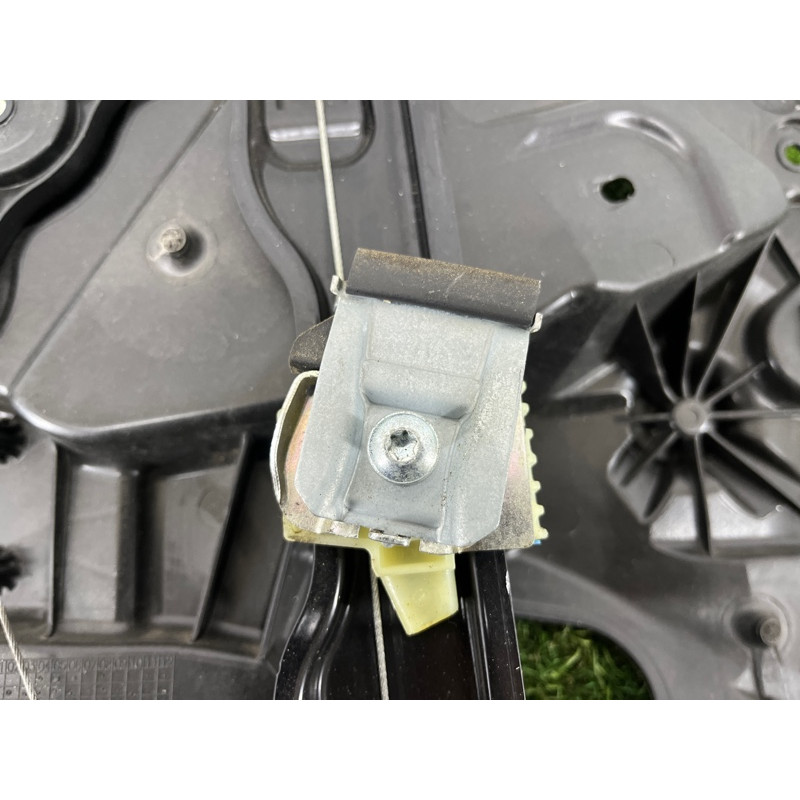 Механизм стеклоподъемника с мотором (кузов и элементы) Volkswagen Touareg NF 2012 3.0 7P6839462A