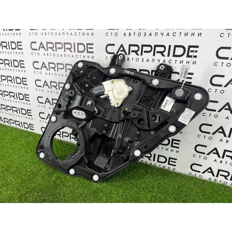 Механизм стеклоподъемника с мотором (кузов и элементы) Volkswagen Touareg NF 2012 3.6 7P6839462A