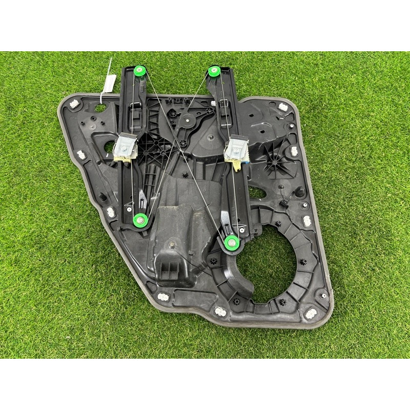 Механизм стеклоподъемника с мотором (кузов и элементы) Volkswagen Touareg NF 2012 3.6 7P6839462A