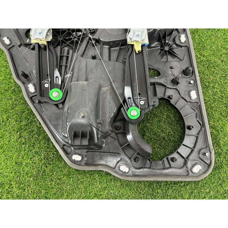 Механизм стеклоподъемника с мотором (кузов и элементы) Volkswagen Touareg NF 2012 3.6 7P6839462A