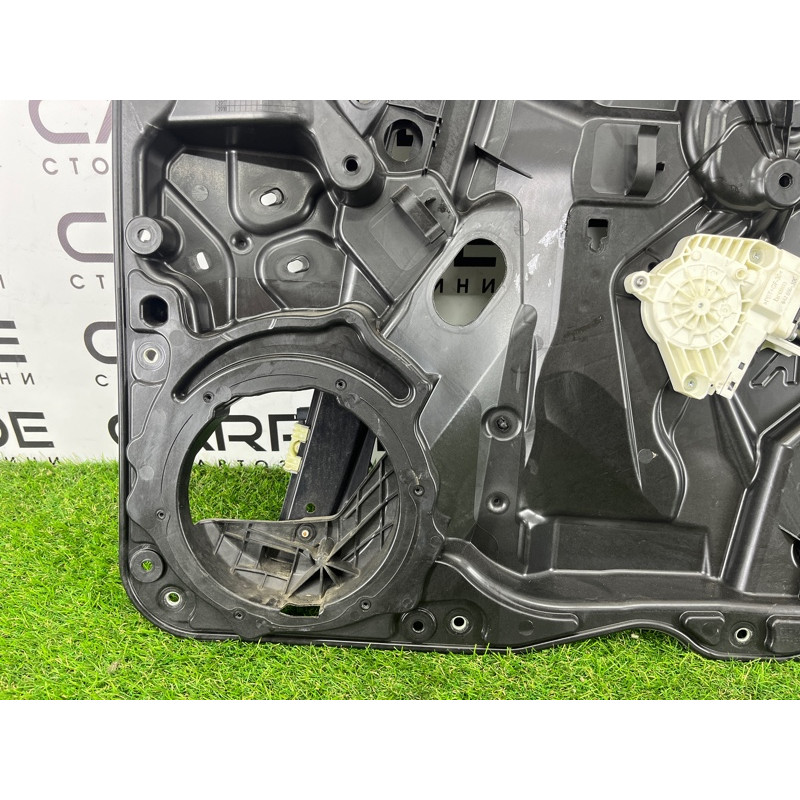 Механизм стеклоподъемника с мотором (кузов и элементы) Volkswagen Touareg NF 2012 3.0 7P6837462B