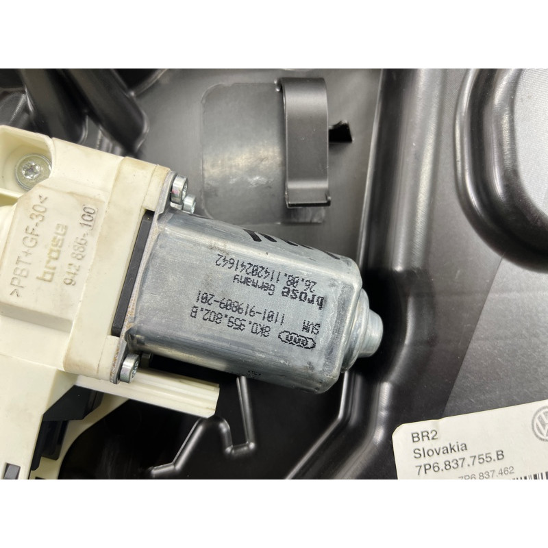 Механизм стеклоподъемника с мотором (кузов и элементы) Volkswagen Touareg NF 2012 3.0 7P6837462B