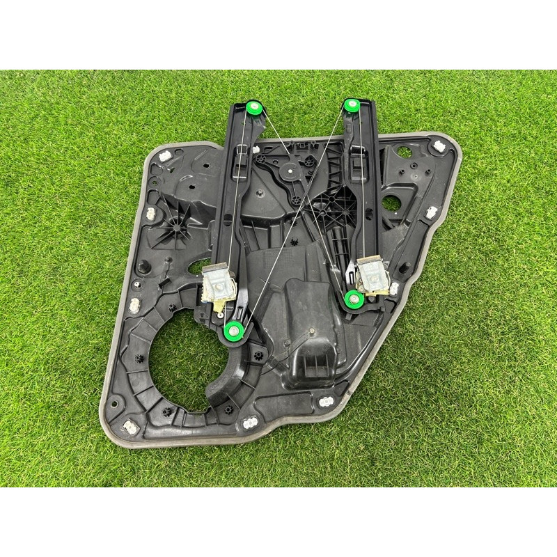 Механизм стеклоподъемника с мотором (кузов и элементы) Volkswagen Touareg NF 2011 3.6 7P6839461A