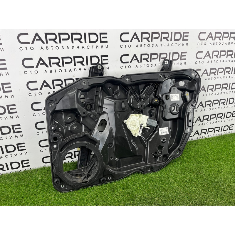 Механизм стеклоподъемника с мотором (кузов и элементы) Volkswagen Touareg NF 2011 3.6 7P6837462B