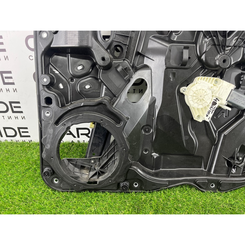 Механизм стеклоподъемника с мотором (кузов и элементы) Volkswagen Touareg NF 2011 3.6 7P6837462B