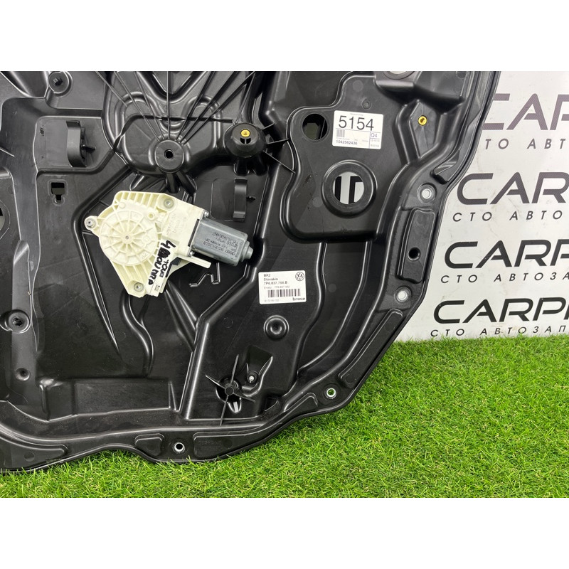 Механизм стеклоподъемника с мотором (кузов и элементы) Volkswagen Touareg NF 2011 3.6 7P6837462B