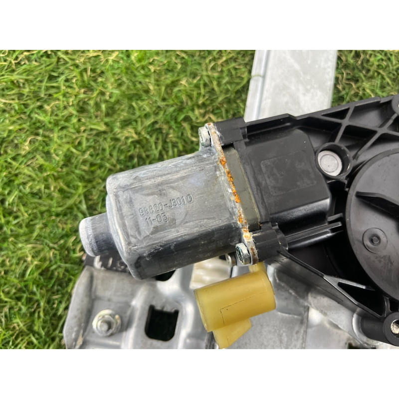 Механизм стеклоподъемника с мотором (кузов и элементы) CHEVROLET Cruze J300 2011 1.4 95999489