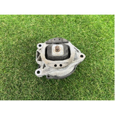 Подушка двигателя