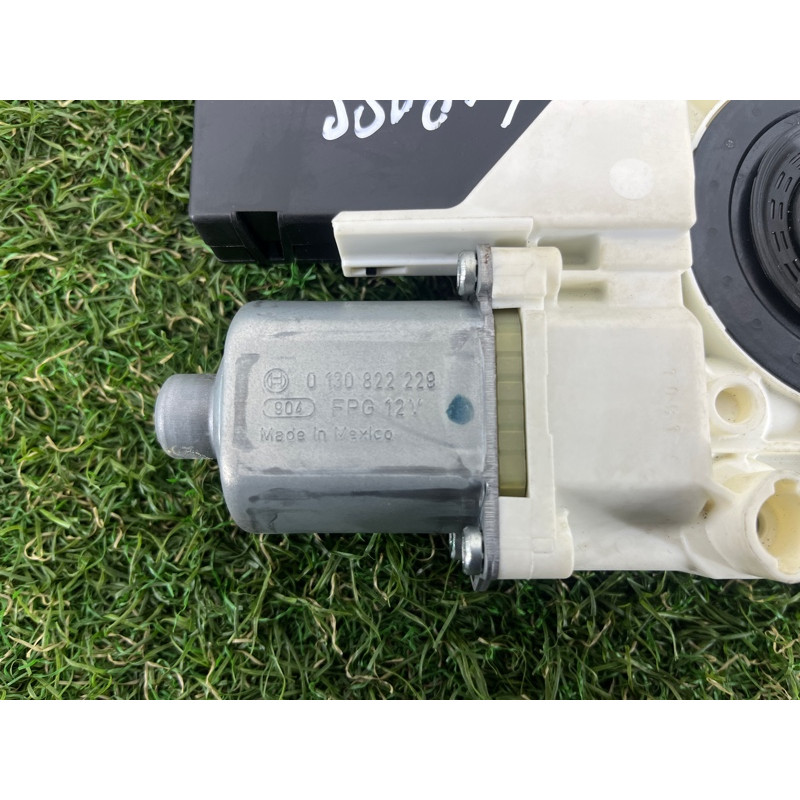 Мотор стеклоподъемника (электрика) Volkswagen Passat B7 2016 1.8 561959702BZ05