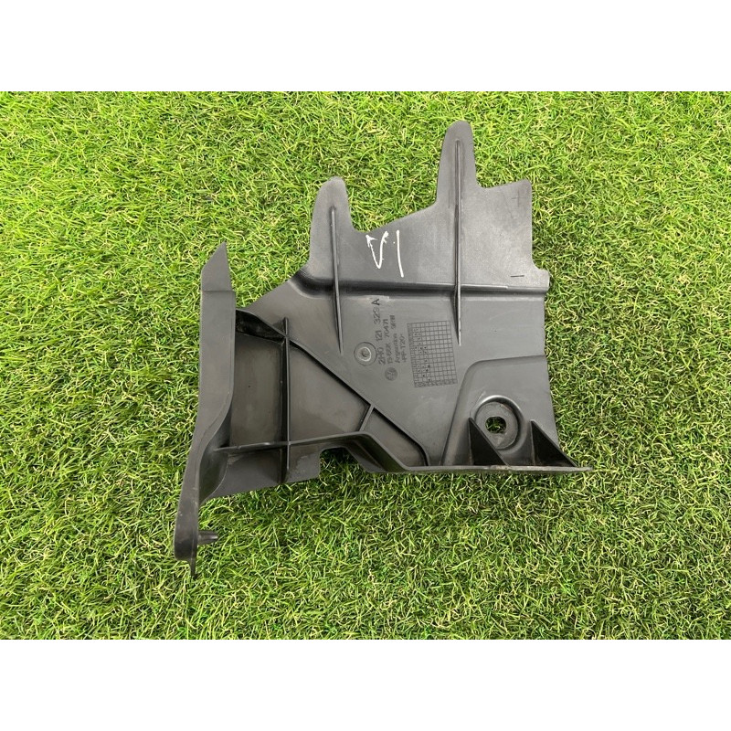 Повітропровід радіатора (кузов і елементи) Volkswagen Amarok 2H 2012 2.0 tdi 2H0121329A