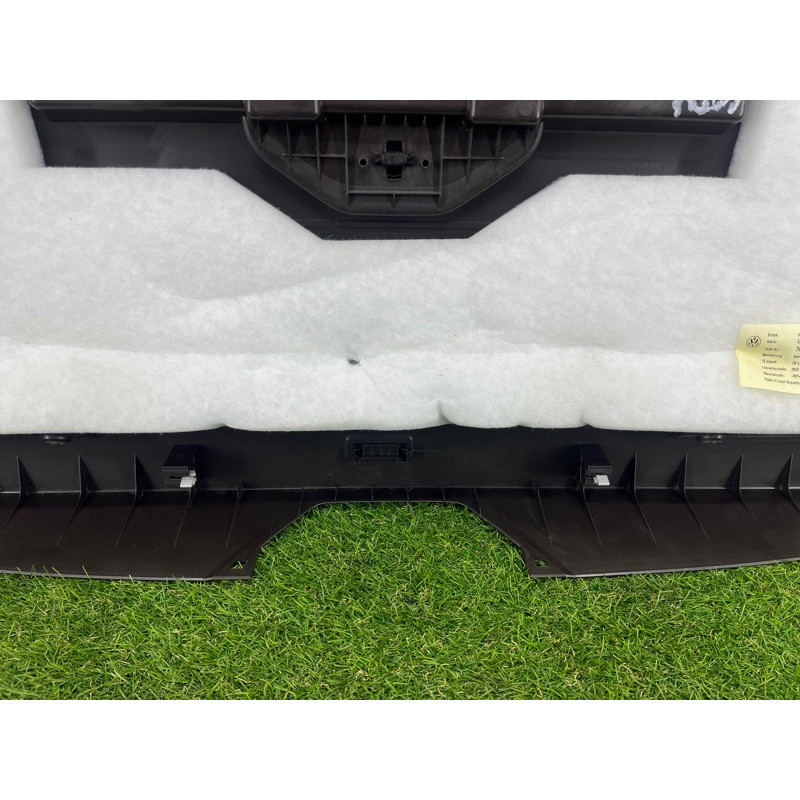 Обшивка крышки багажника (салон) Volkswagen Touareg NF 2012 3.0 7P6867601B3G4