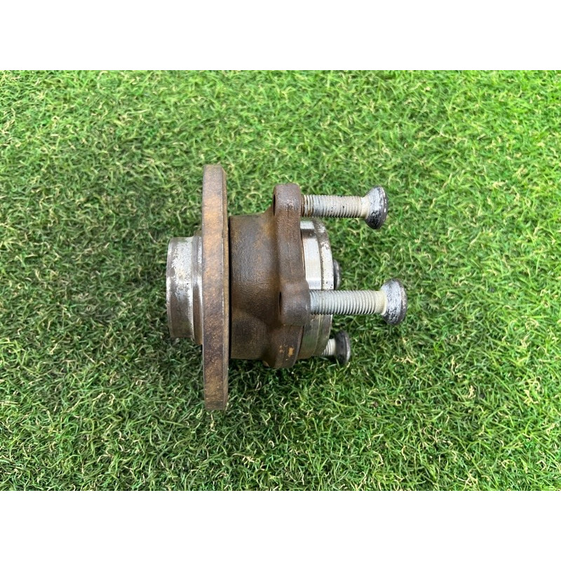 Ступица (подвеска) Volkswagen Passat B7 2016 1.8 5K0498621