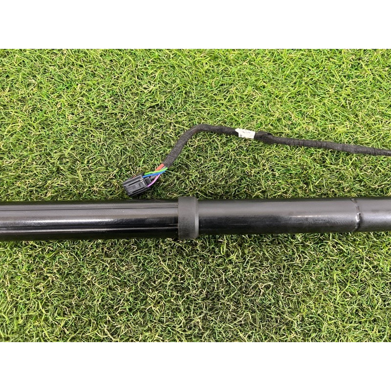 Привод двери багажника (электрика) Volkswagen Touareg NF 2012 3.6 7P6827851FIIT