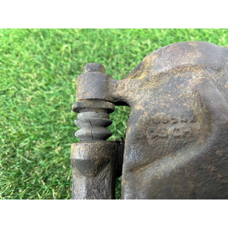 Суппорт тормозной (тормозная система) Volkswagen Amarok 2H 2012 2.0 tdi 2H0615123A