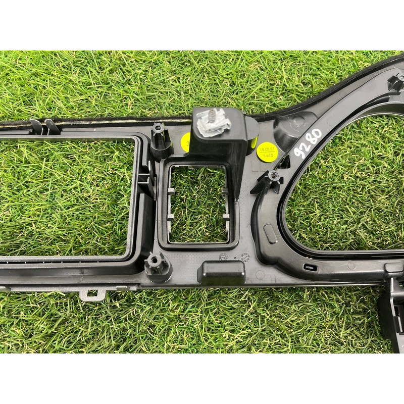 Декоративная накладка торпедо (салон) AUDI Q7 4L 2007 3.6 4L1857115GR66