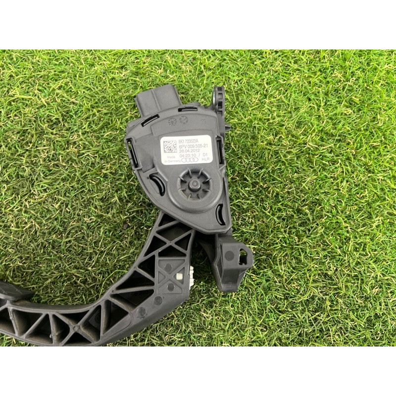Педаль газа (электрика двигателя) AUDI A7 4G 2013 3.0 CGXB 8K1723523A