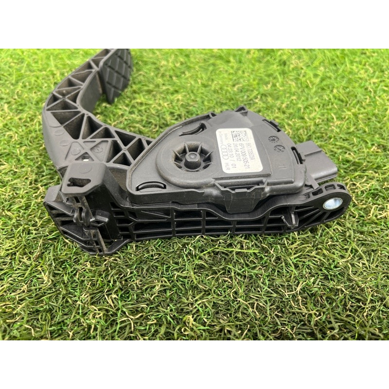 Педаль газа (электрика двигателя) AUDI A7 4G 2013 3.0 CGXB 8K1723523A