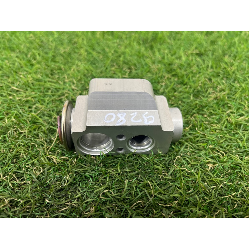 Клапан испарителя кондиционера (отопление и кондиционирование) AUDI Q7 4L 2014 3.0 TFSi CTWB 4L0820712A