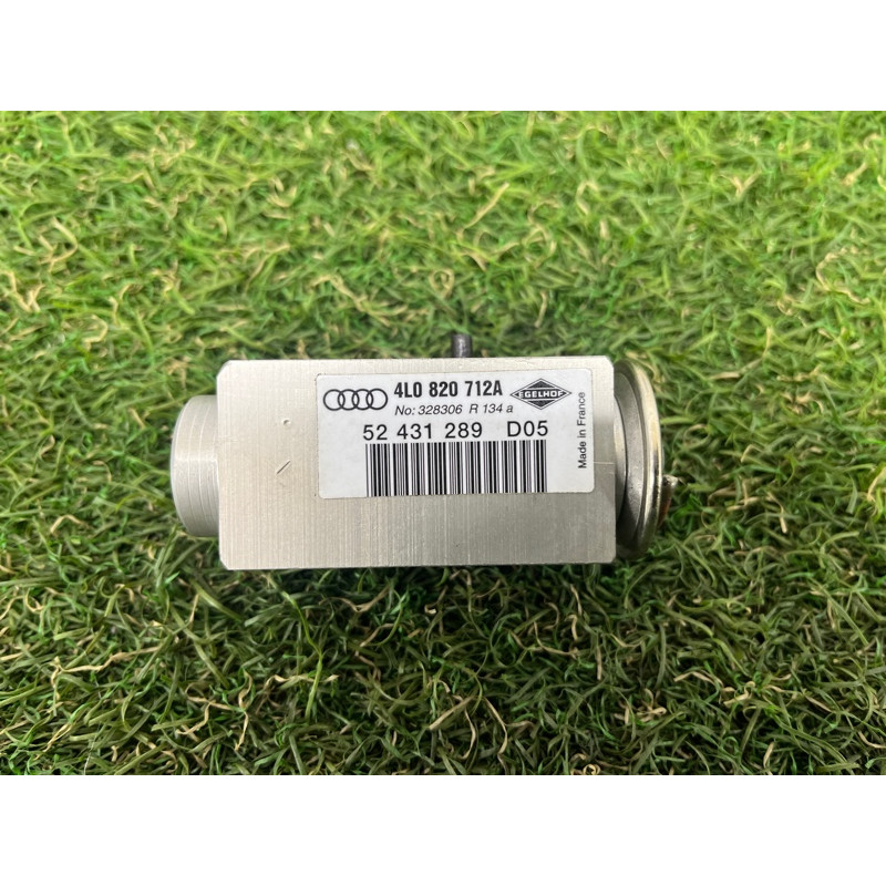 Клапан испарителя кондиционера (отопление и кондиционирование) AUDI Q7 4L 2014 3.0 TFSi CTWB 4L0820712A