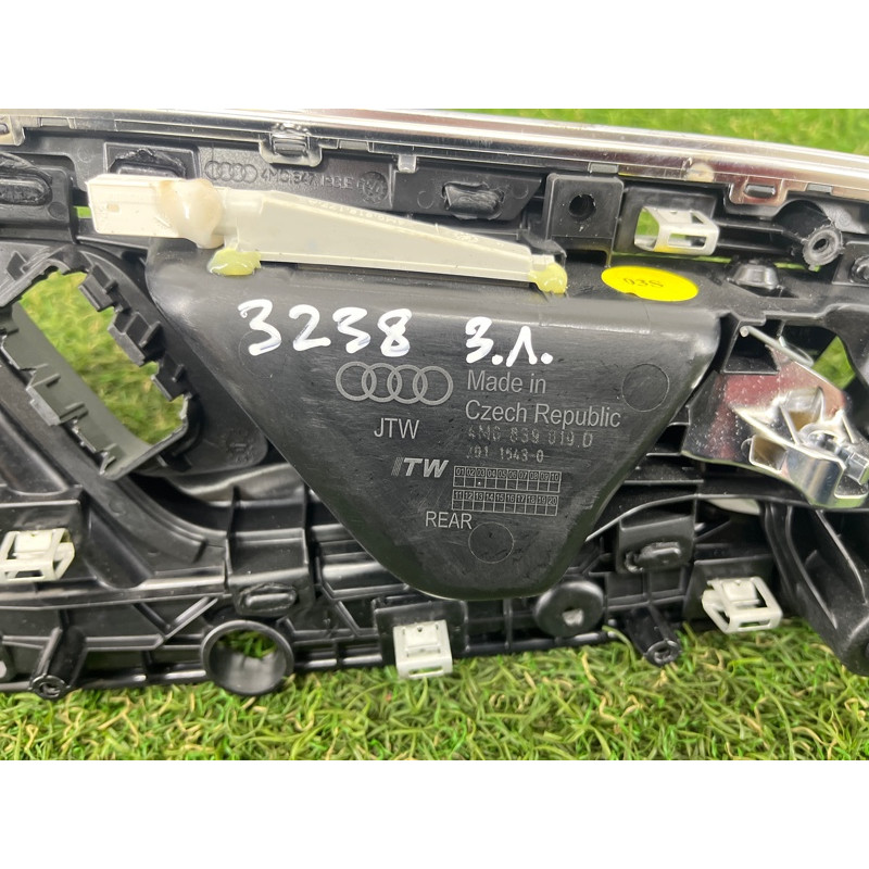 Ручка дверей внутрішня (салон) AUDI Q7 4M 2017 3.0 TFSi CREC 4M0868093B