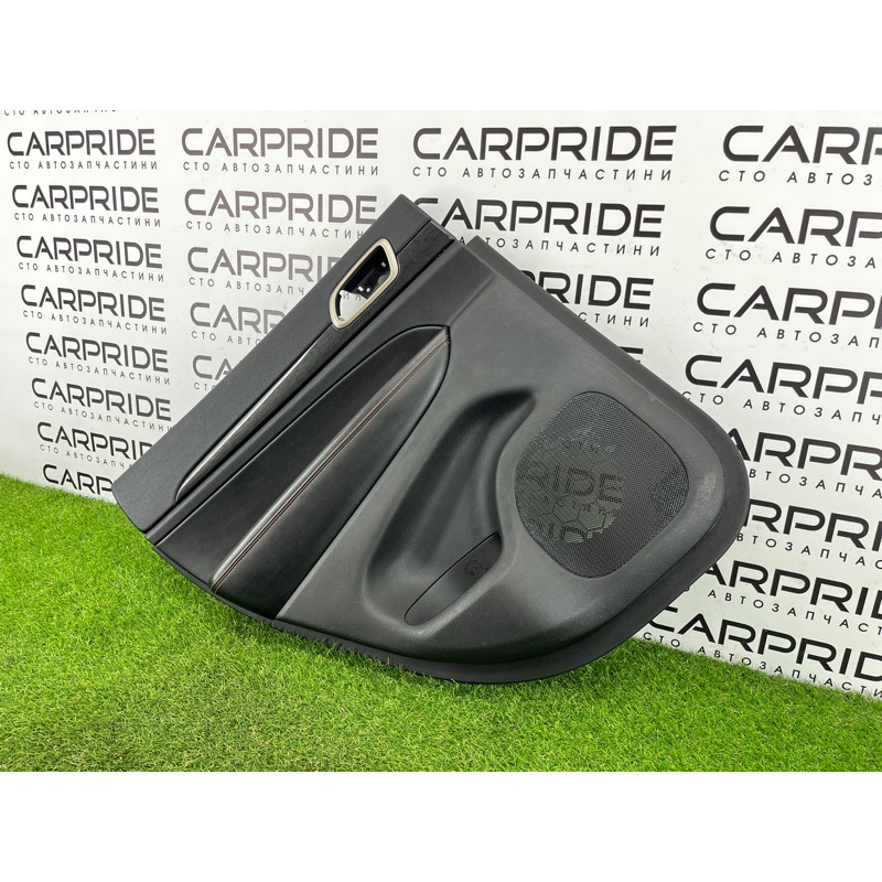 Дверная карта (салон) Jeep Grand Cherokee WK2 2016 3.6 5YU211X9AA