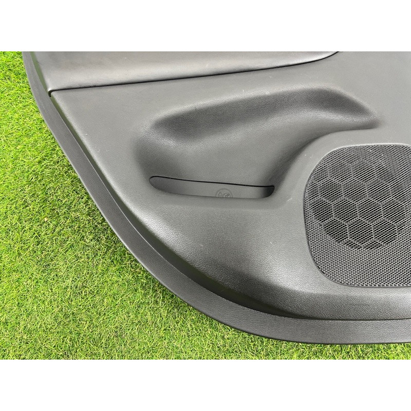 Дверная карта (салон) Jeep Grand Cherokee WK2 2016 3.6 5YU211X9AA