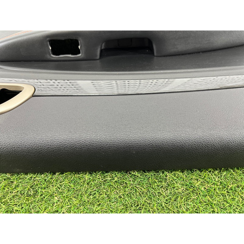 Дверная карта (салон) Jeep Grand Cherokee WK2 2016 3.6 5YU211X9AA