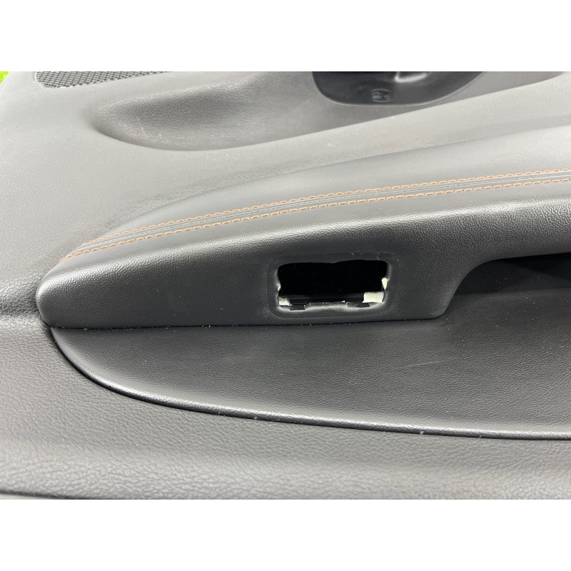 Дверная карта (салон) Jeep Grand Cherokee WK2 2016 3.6 5YU211X9AA