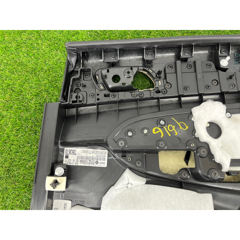 Дверная карта (салон) Jeep Grand Cherokee WK2 2016 3.6 5YU211X9AA